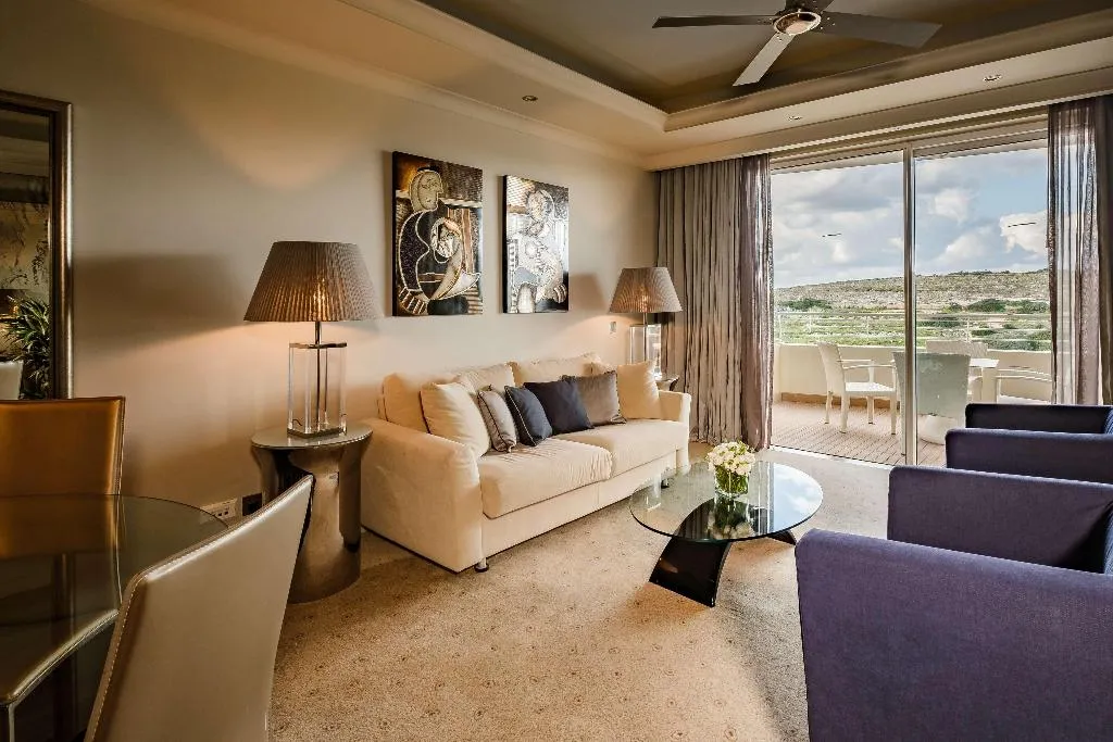 Room, Radisson Blu Resort & Spa Golden Sands, Malta