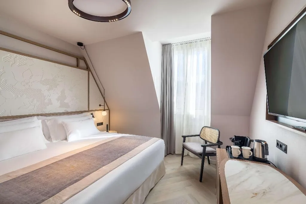 Room DELUXE Room, Barcelo Funchal Oldtown, Madeira