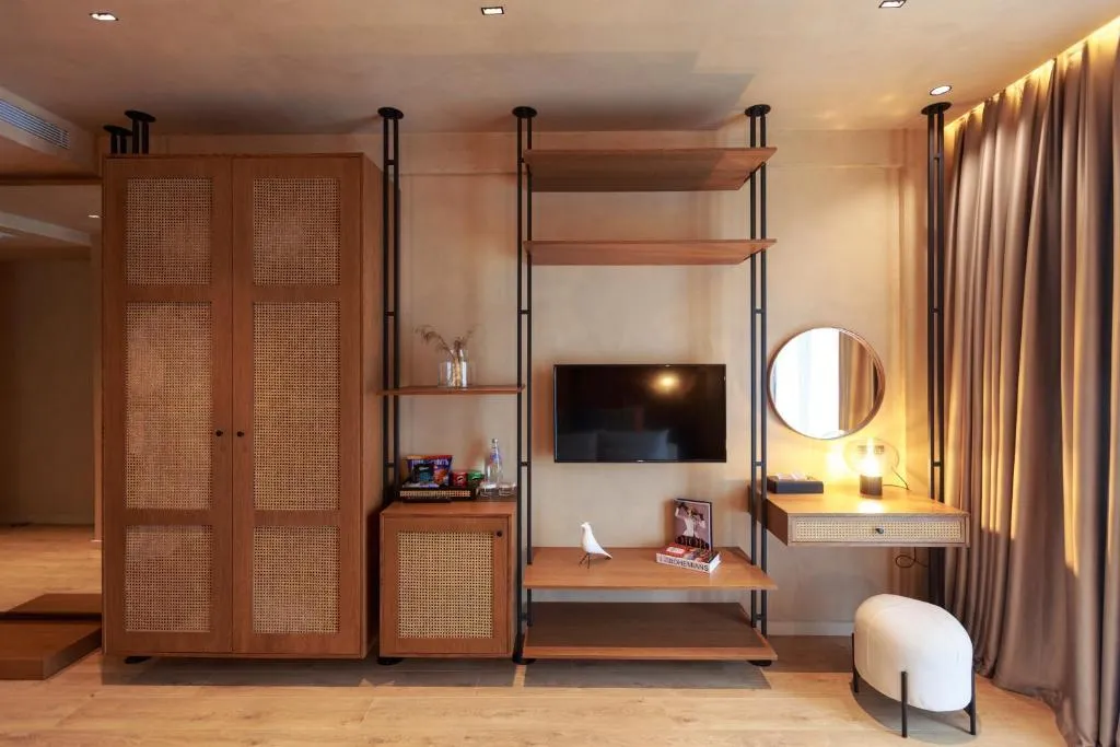 JUNIOR SUITE ONE BEDROOM ONE BATHROOM Room, Flower Garden Hotel, Durres