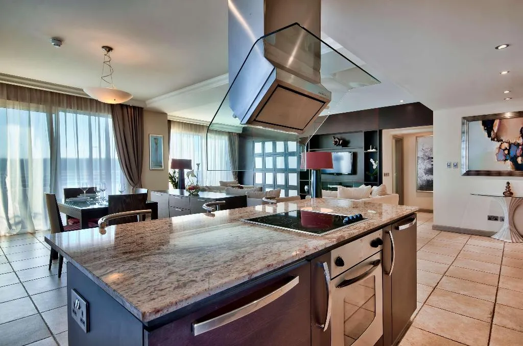 Room, Radisson Blu Resort & Spa Golden Sands, Malta