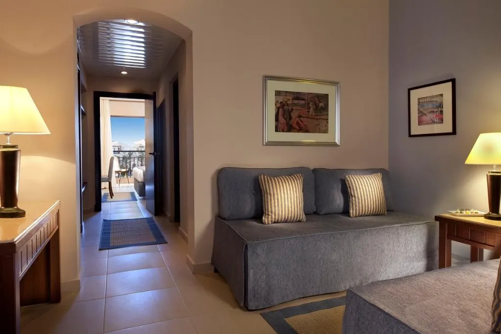 SUITE EXECUTIVE QUEEN BED Room, Jaz Aquamarine, Red Sea Riviera