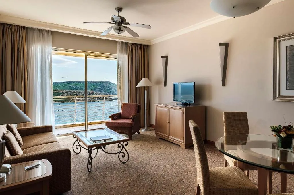 Room, Radisson Blu Resort & Spa Golden Sands, Malta