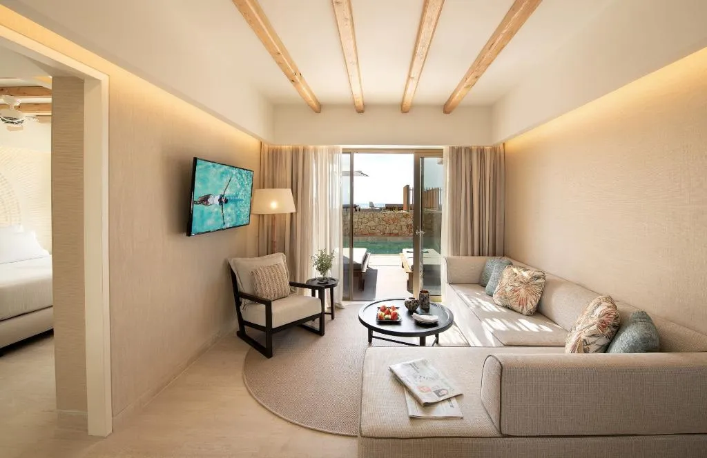 VILLA WITH PRIVATE POOL Room, Mitsis Selection Rinela, Crete