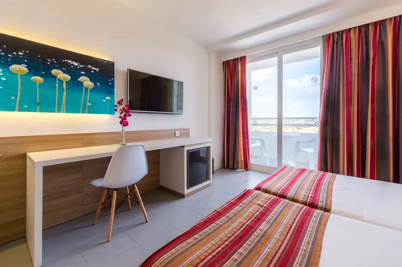 Room, Globales Mediterrani, Menorca