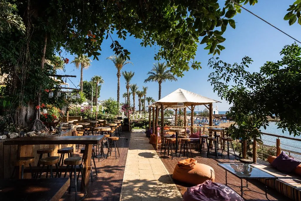 Bar, Golden Coast Beach Hotel, Cyprus