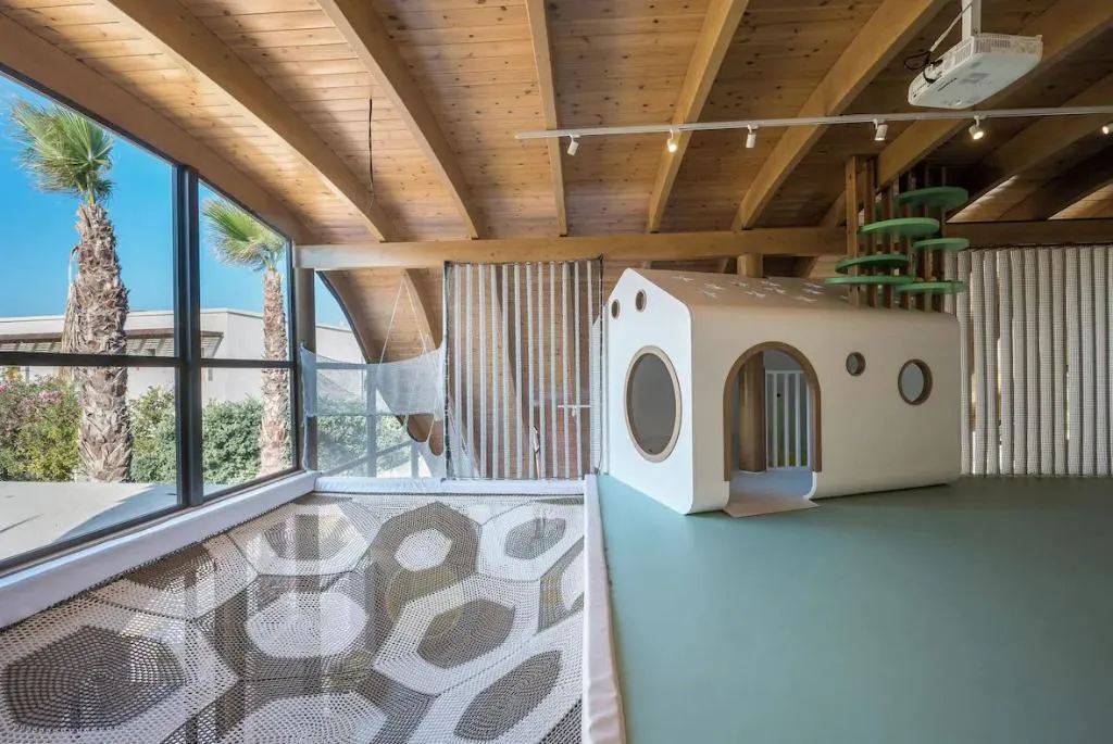 Sports and Entertainment, Stella Palace, Crete