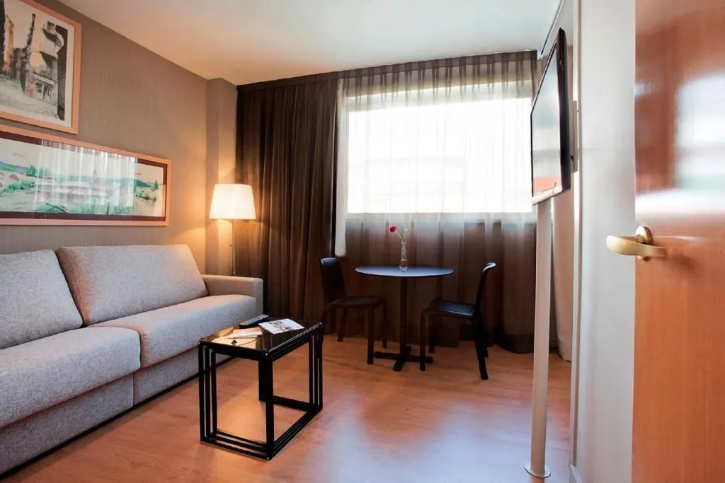 Double or Twin PREMIUM Room, Atenea Barcelona Aparthotel, Barcelona