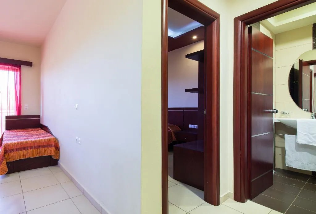 Room, Hotel Canadian, Zante