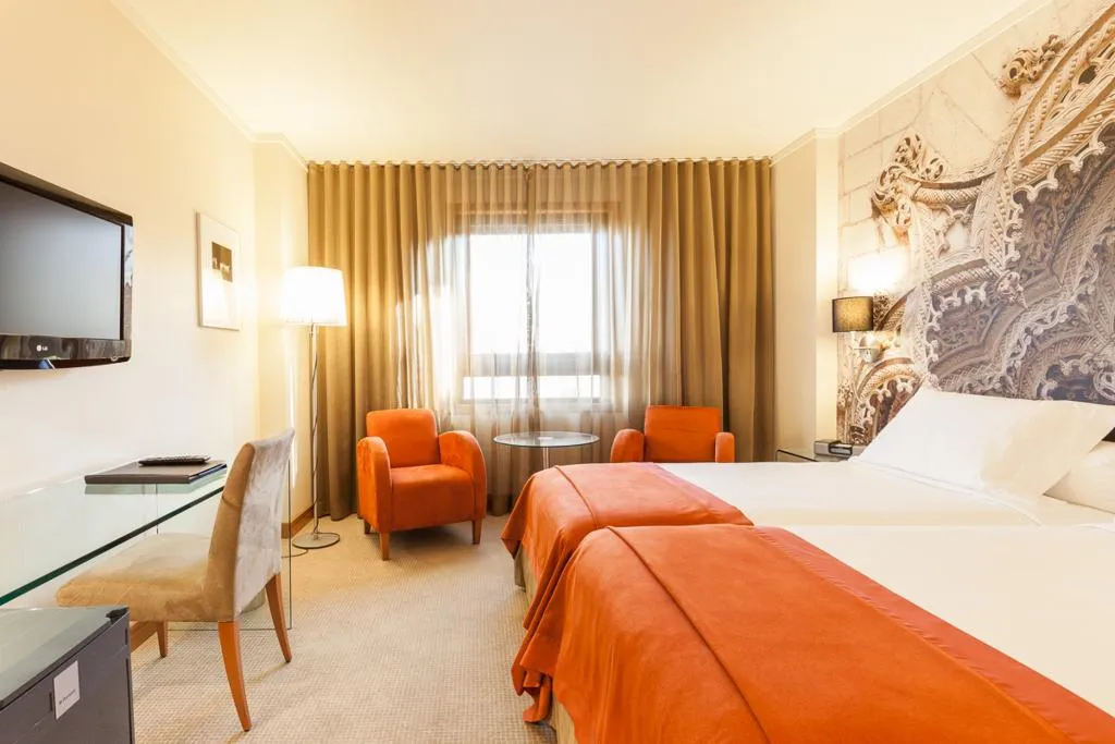 TWIN SUPERIOR Room, Marques de Pombal, Lisbon