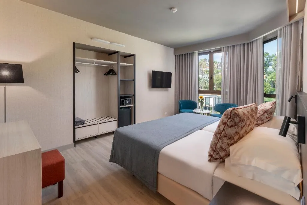 SINGLE LAND VIEW Room, Enotel Magnólia, Madeira