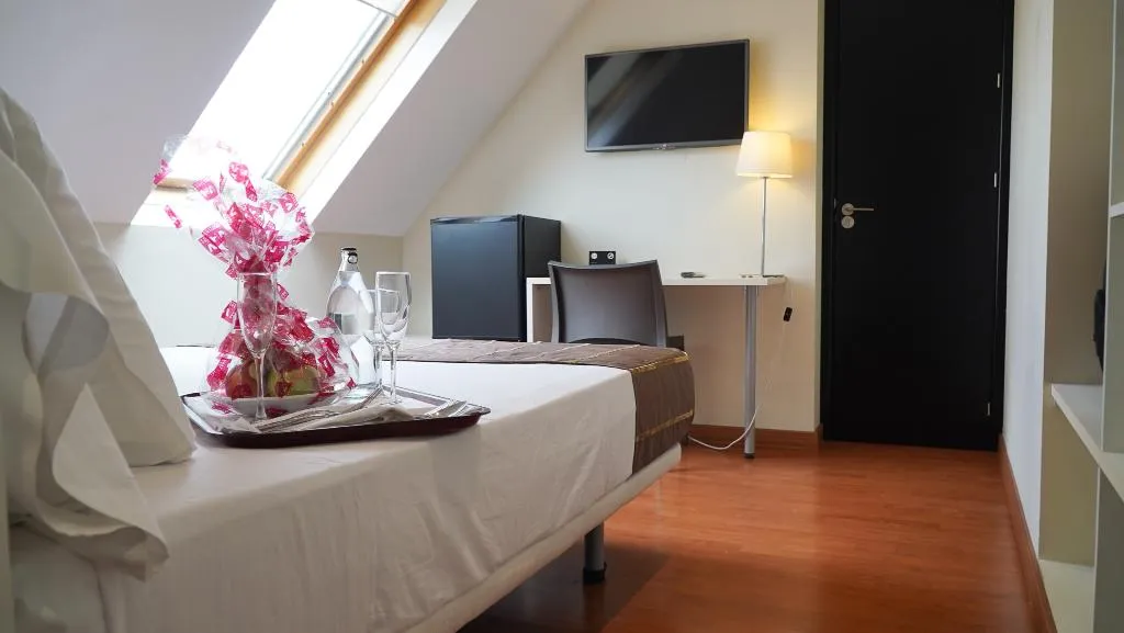 DOUBLE SINGLE USE ECONOMY Room, Vertice Sevilla, Seville