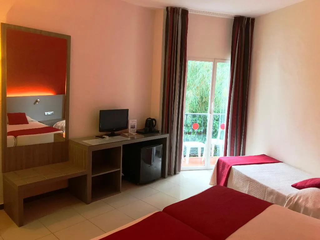 TRIPLE STANDARD Room, Hotel Nerja Club & Spa, Costa Del Sol