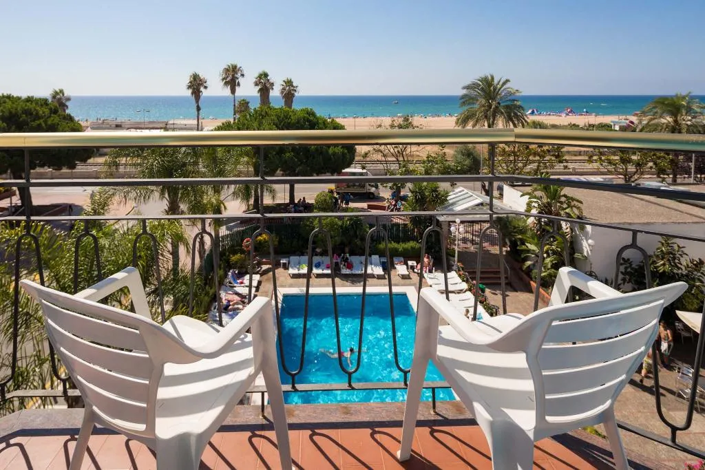 TRIPLE POOL VIEW Room, htop Planamar Hotel, Costa Brava