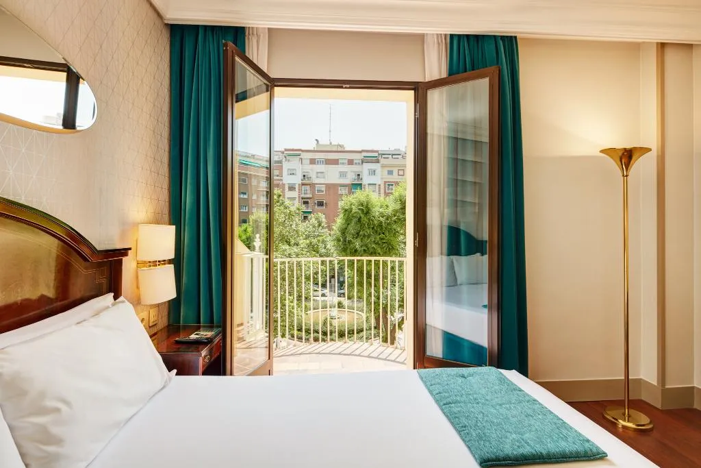 TWIN WITH VIEWS Room, Sercotel Gran Hotel Conde Duque, Madrid