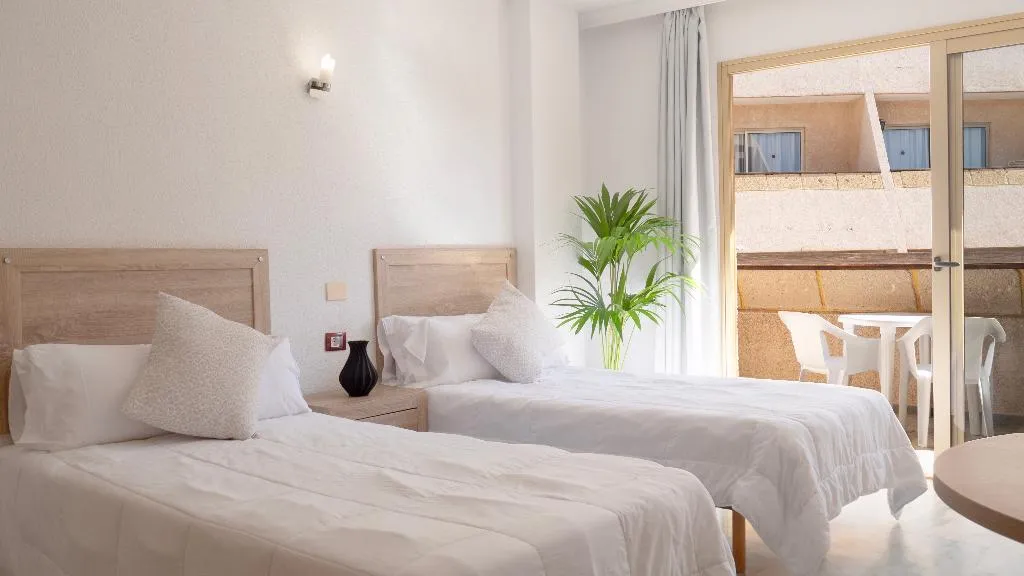 Room, Las Piramides Resort, Tenerife