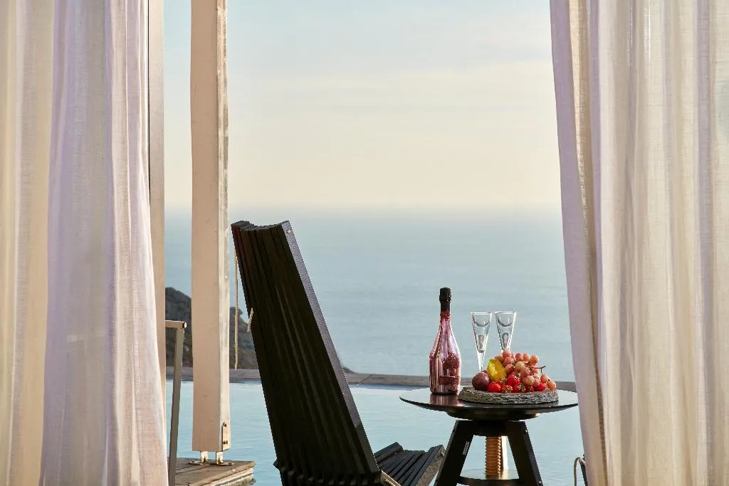 SUITE WITH PRIVATE POOL Room, Myconian Avaton Resort, Mykonos