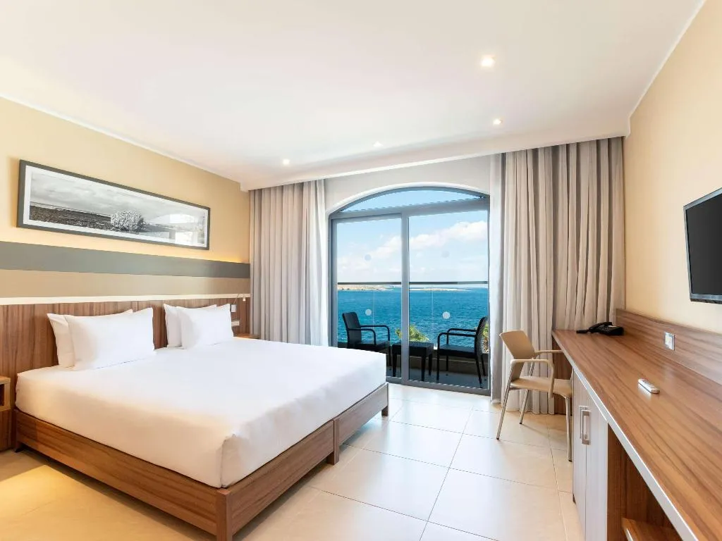 Room, DoubleTree by Hilton Malta, Malta