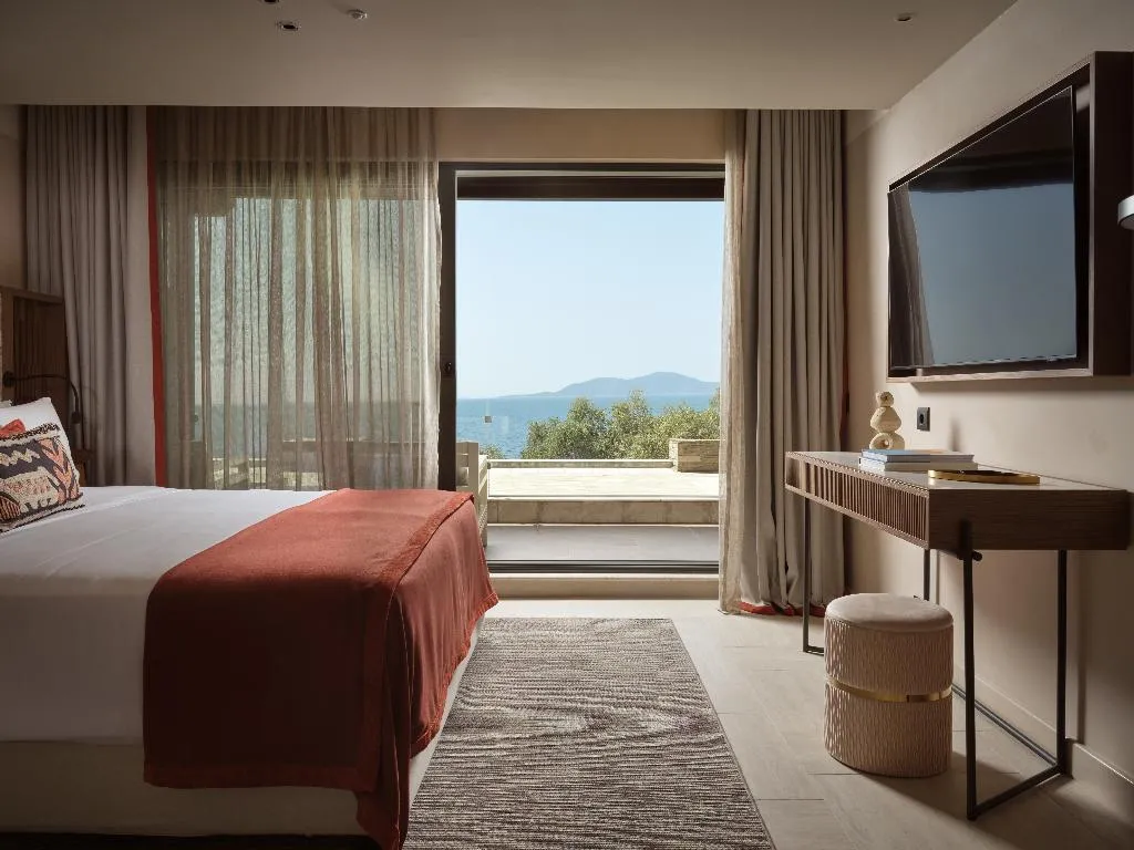 JUNIOR SUITE SEA FRONT Room, Eagles Palace, Small Luxury Hotels Of The World, Thessaloniki