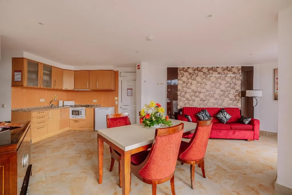 APARTMENT DELUXE TWO BEDROOM Room, Muthu Clube Praia da Oura, Algarve