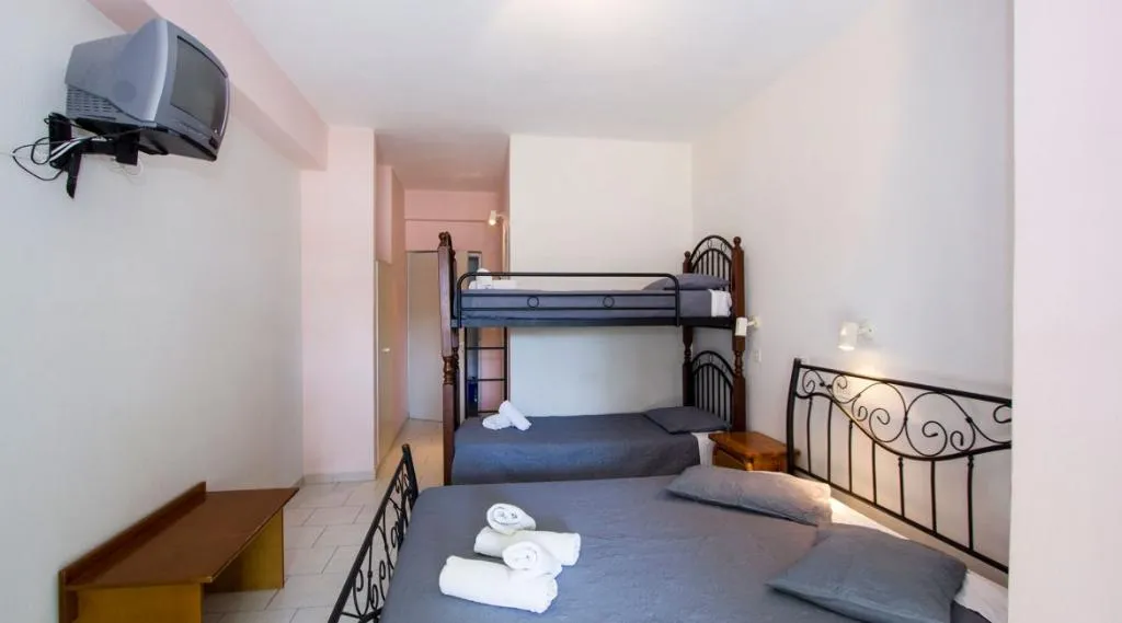 TRIPLE STANDARD Room, Petra Nera, Santorini