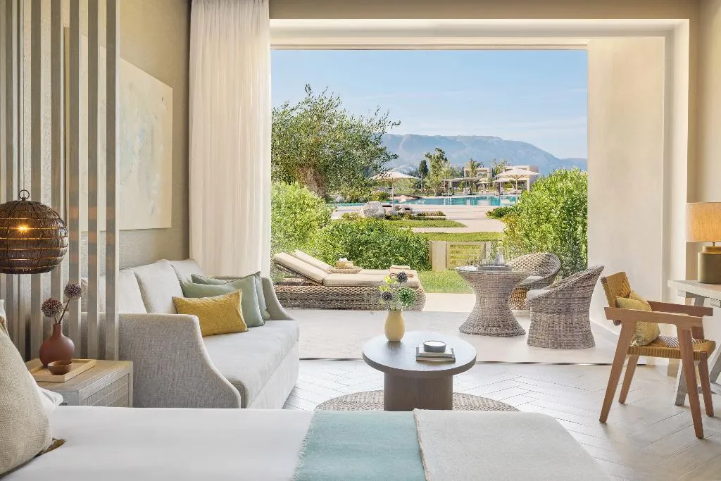 JUNIOR SUITE POOL VIEW Room, Ikos Odisia, Corfu