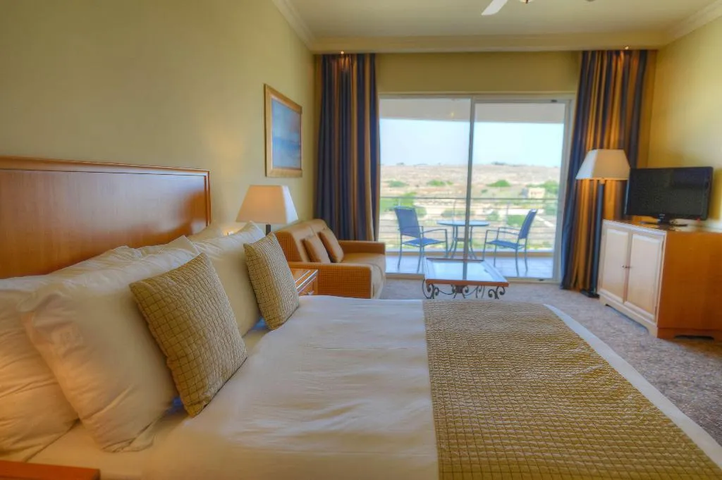 Room, Radisson Blu Resort & Spa Golden Sands, Malta