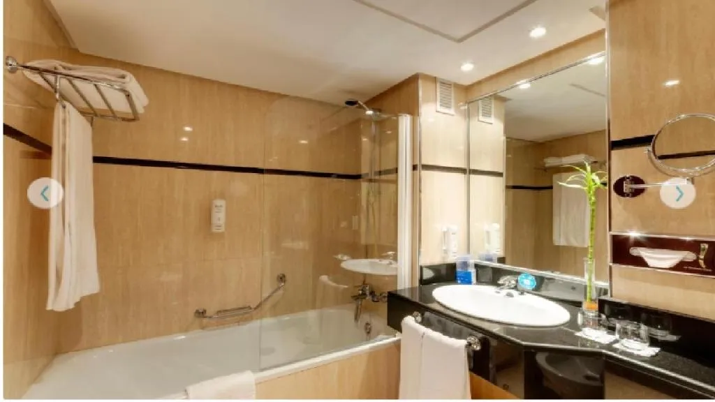 DOUBLE SINGLE USE STANDARD Room, Senator Barajas, Madrid