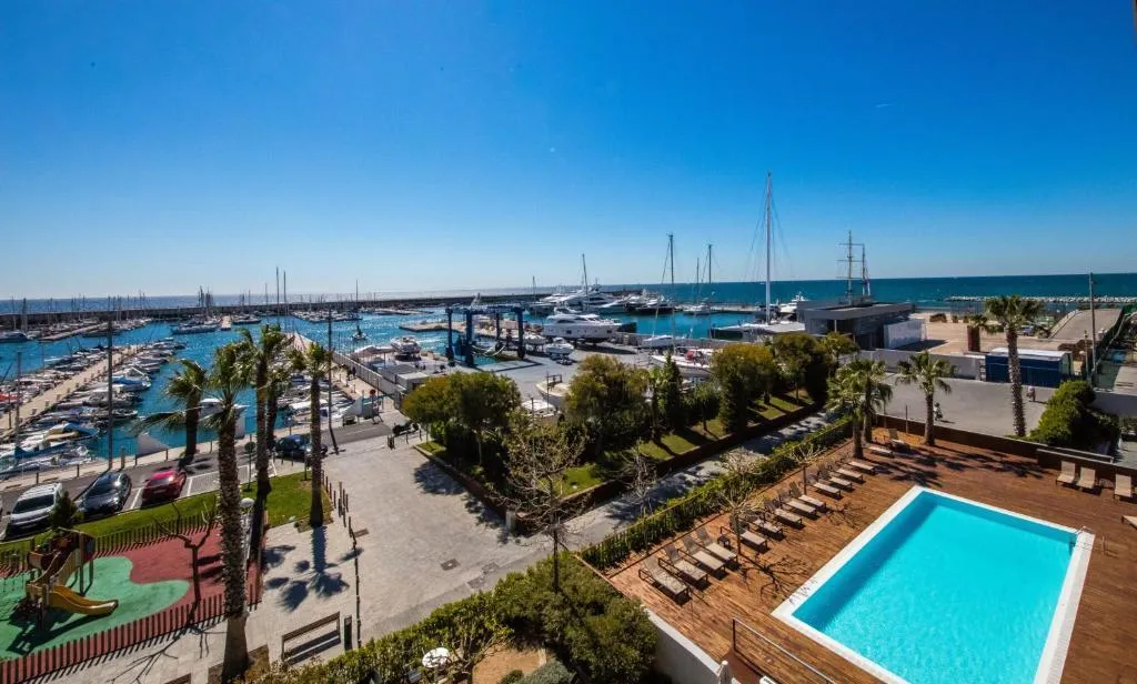 TRIPLE STANDARD Room, Atenea Port Barcelona Mataro, Barcelona