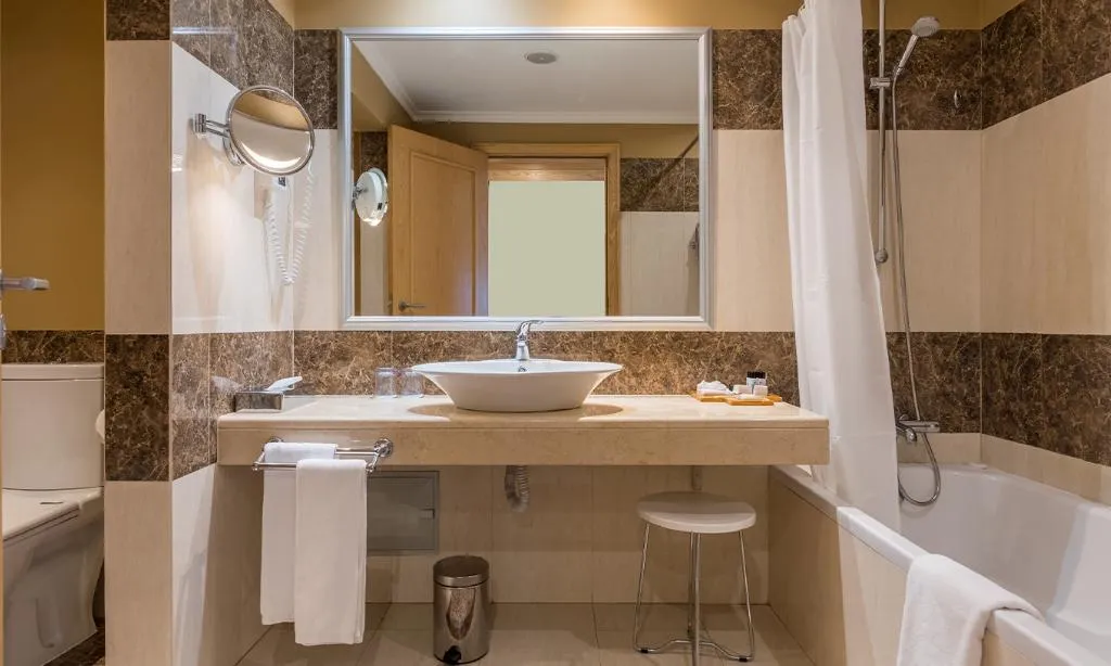 FAMILY ROOM CAPACITY 3 Room, Pestana Carlton Madeira Premium Ocean Resort, Madeira