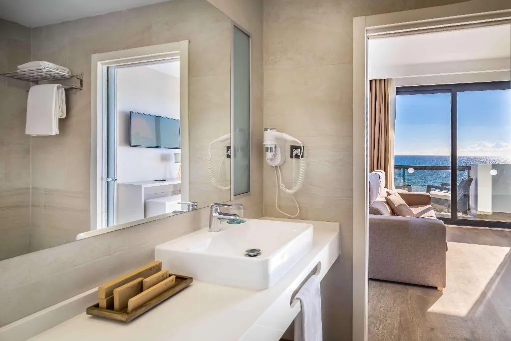 JUNIOR SUITE SEA VIEW CAPACITY 3 Room, Occidental Fuengirola, Costa Del Sol