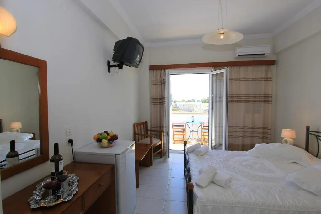 Double or Twin STANDARD Room, Petra Nera, Santorini