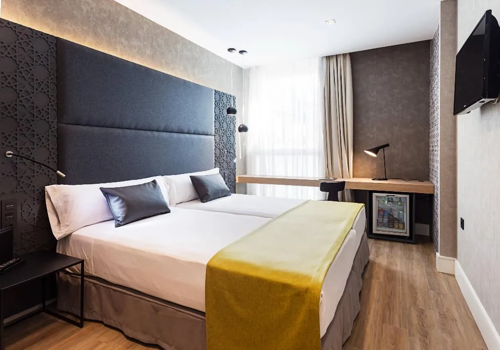 DOUBLE SINGLE USE STANDARD Room, Catalonia Giralda, Seville