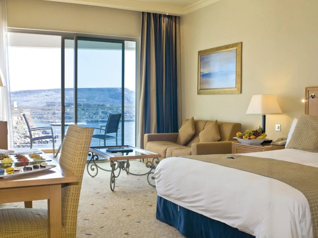 Room, Radisson Blu Resort & Spa Golden Sands, Malta