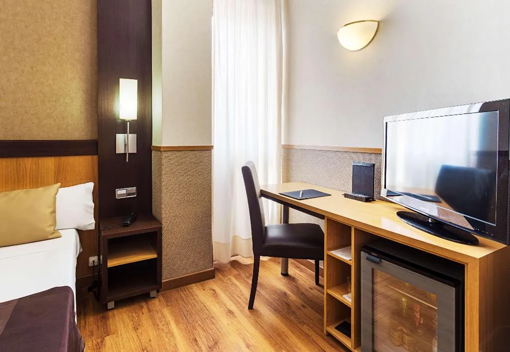 Room, Catalonia Giralda, Seville