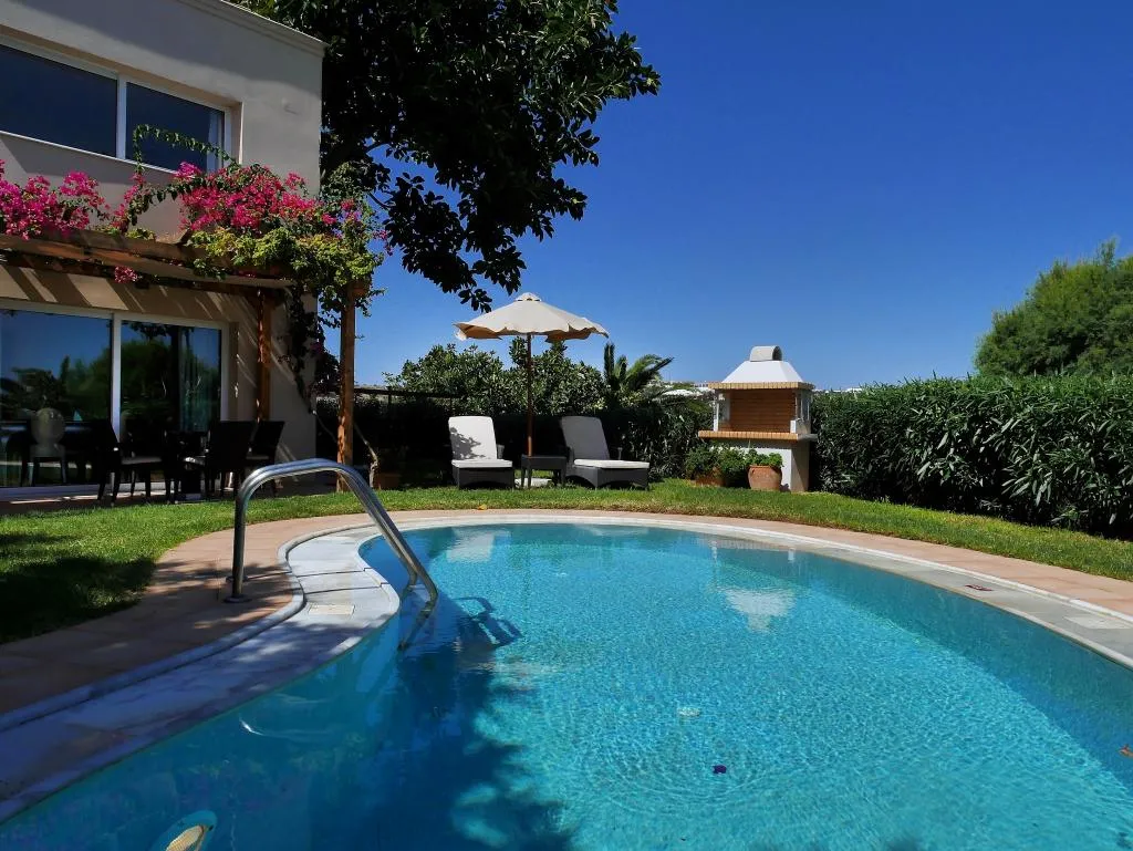 FAMILY ROOM EXECUTIVE Room, Out Of The Blue Resort, Crete