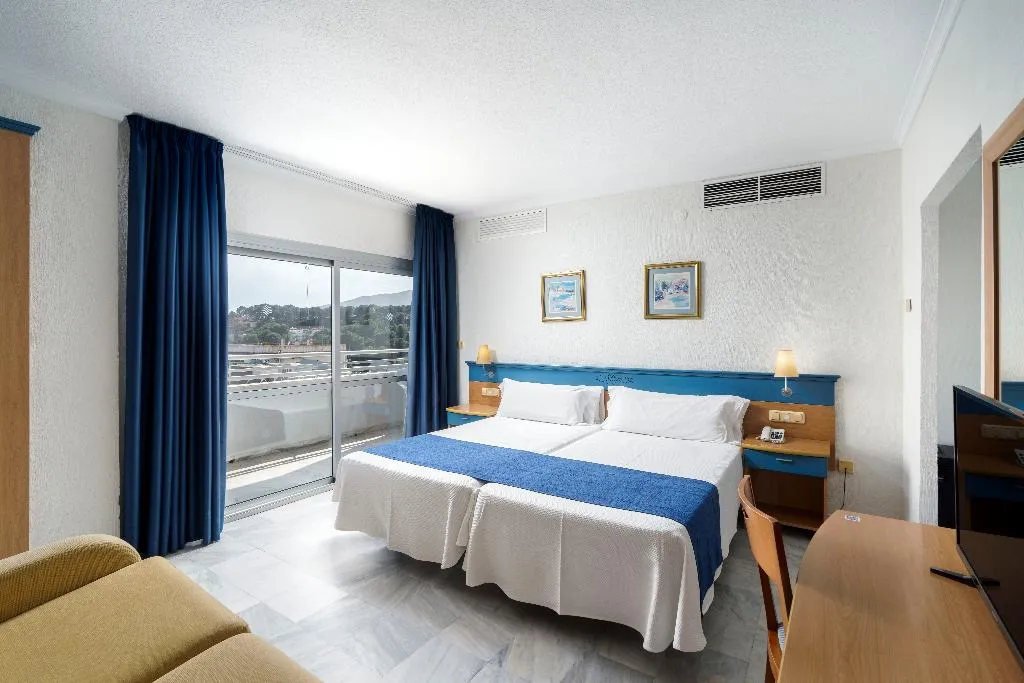 FAMILY ROOM STANDARD Room, AluaSun Costa Park, Costa Del Sol