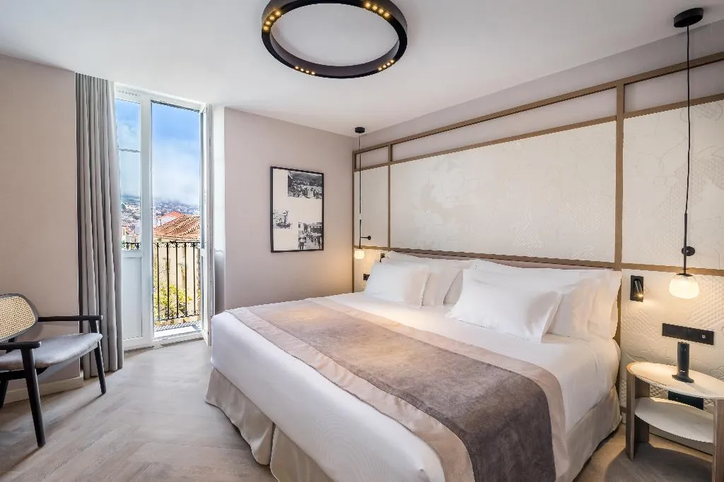 Room DELUXE CITY VIEW Room, Barcelo Funchal Oldtown, Madeira
