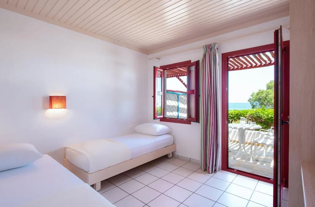APARTMENT SEA VIEW Room, Canvas by Mitsis Cretan Village, Crete