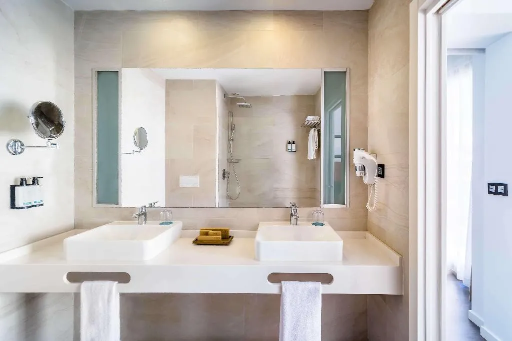 JUNIOR SUITE SEA VIEW CAPACITY 2 Room, Occidental Fuengirola, Costa Del Sol