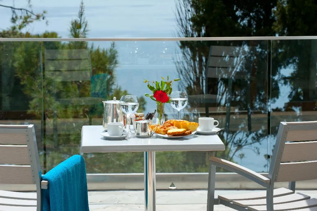 FAMILY ROOM WITH PRIVATE POOL Room, Corfu Holiday Palace Hotel, Corfu