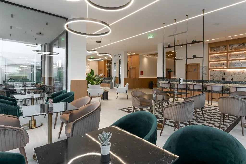 Lobby, Hotel Canadian, Zante