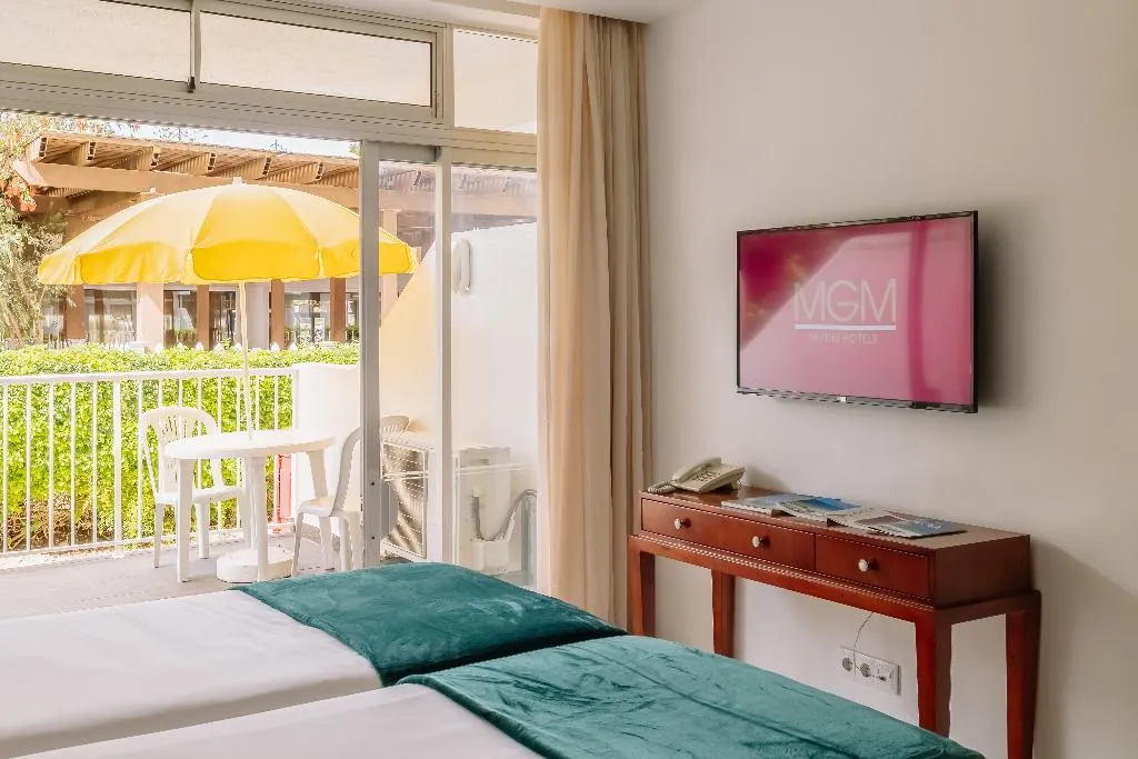 STUDIO WITH TERRACE Room, Muthu Clube Praia da Oura, Algarve