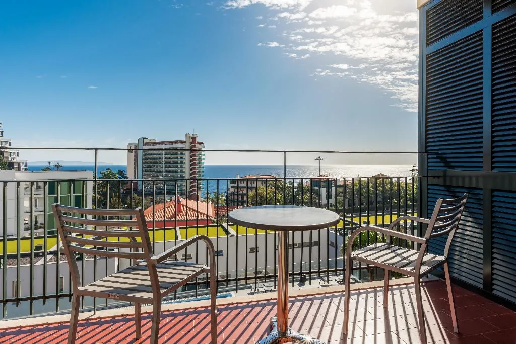 DOUBLE SINGLE USE SEA VIEW Room, Enotel Magnólia, Madeira