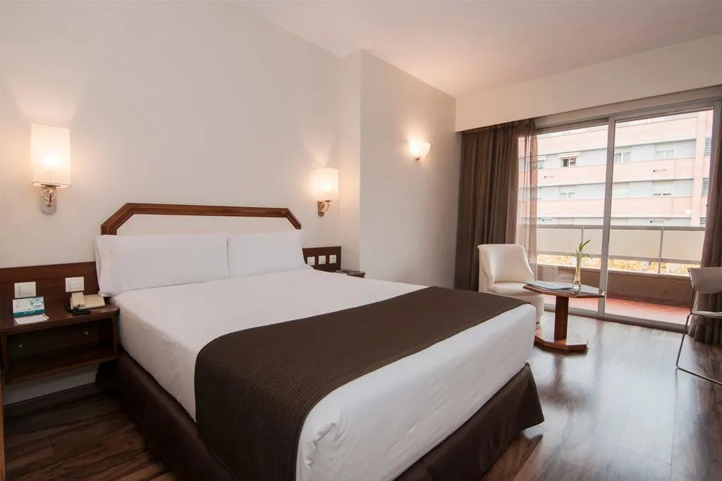 DOUBLE SINGLE USE STANDARD Room, Senator Barajas, Madrid