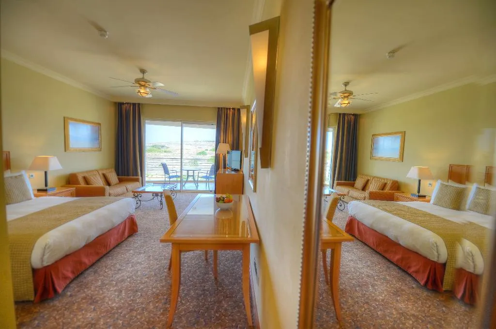 Room, Radisson Blu Resort & Spa Golden Sands, Malta