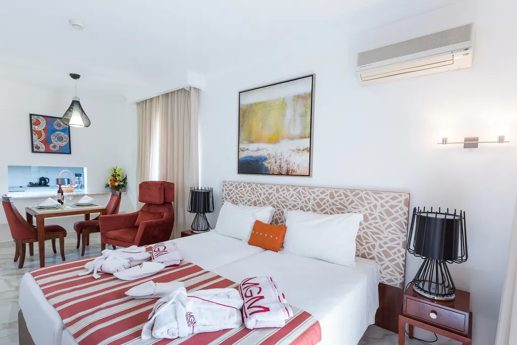 APARTMENT POOL VIEW ONE BEDROOM Room, Grand Muthu Oura View Beach Club, Algarve