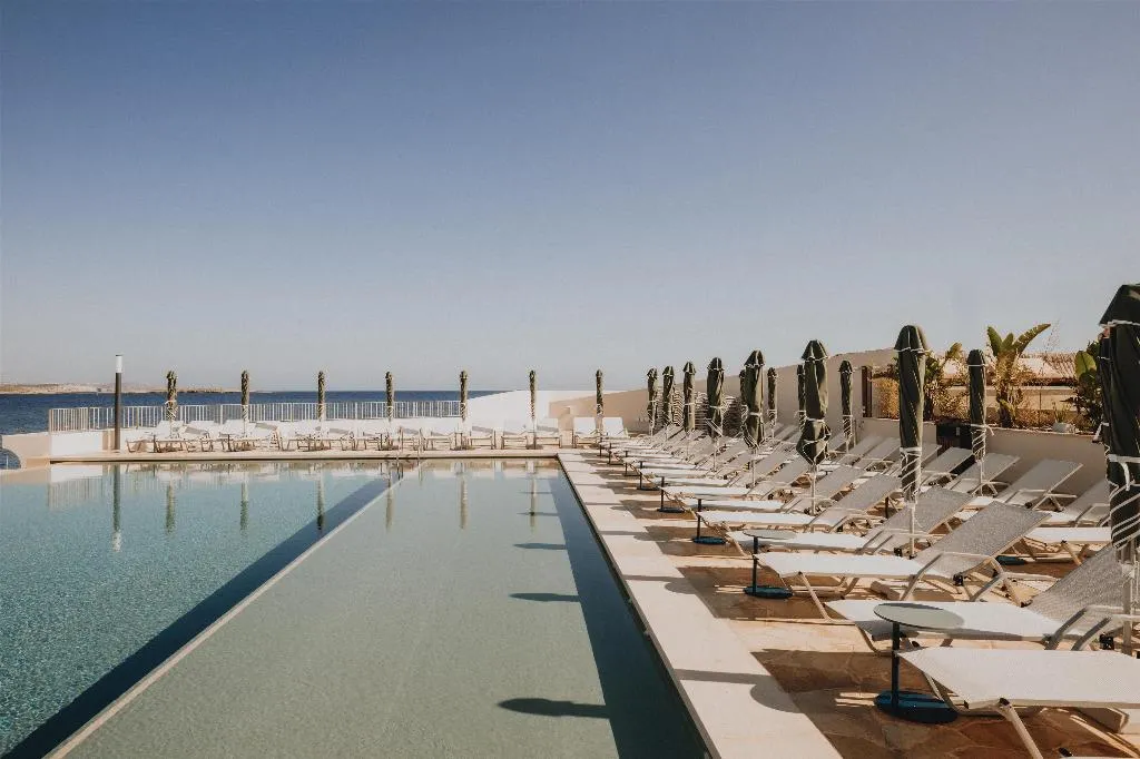Pool, DoubleTree by Hilton Malta, Malta