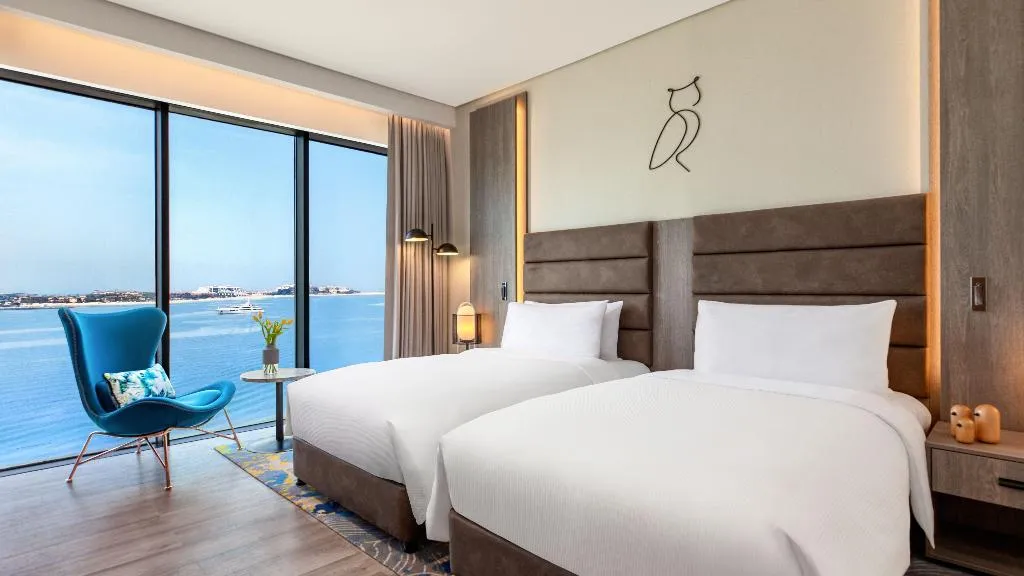TWIN DELUXE BEACH FRONT Room, Voco Dubai The Palm, Dubai