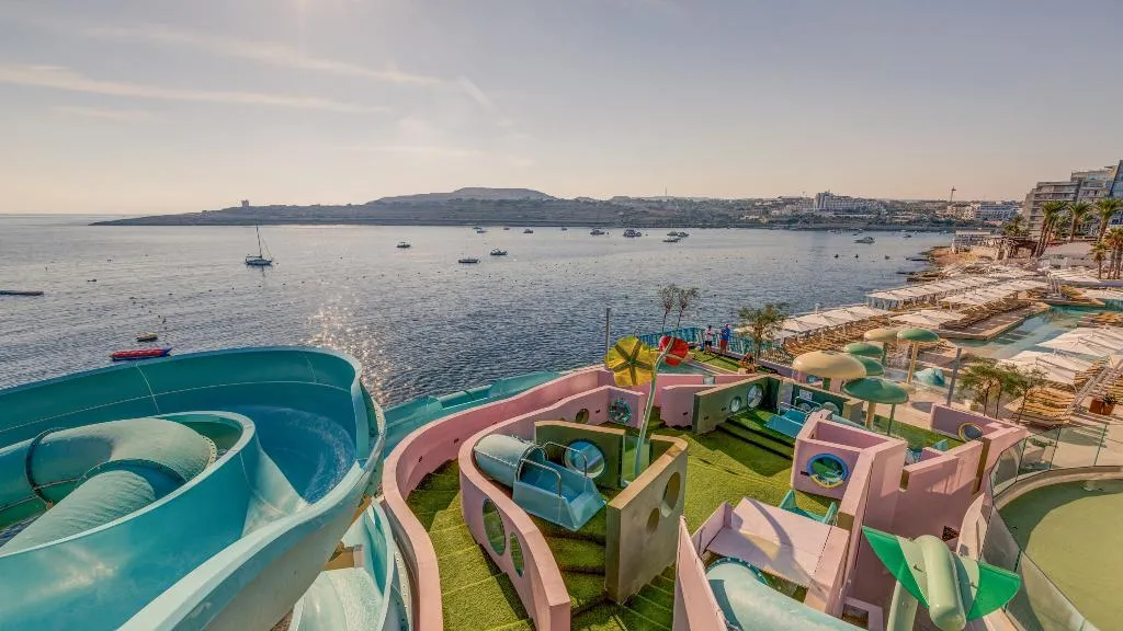 Pool, Ax Odycy, Malta