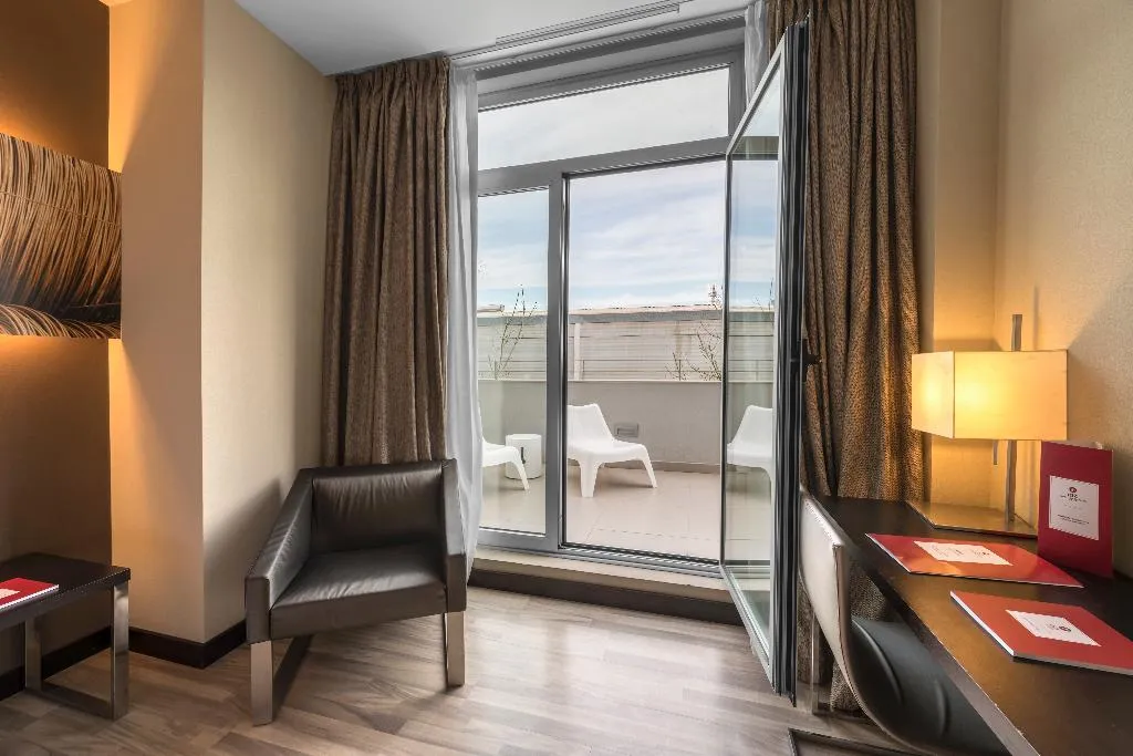 Room, Exe Puerto de Sagunto, Valencia